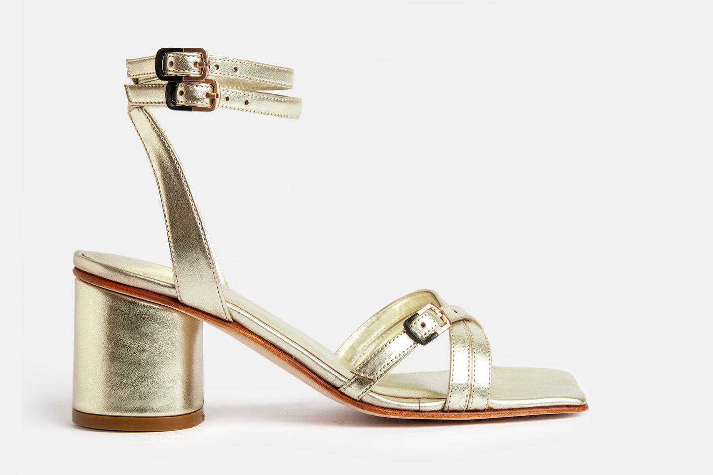 Sandalia Francis Platino